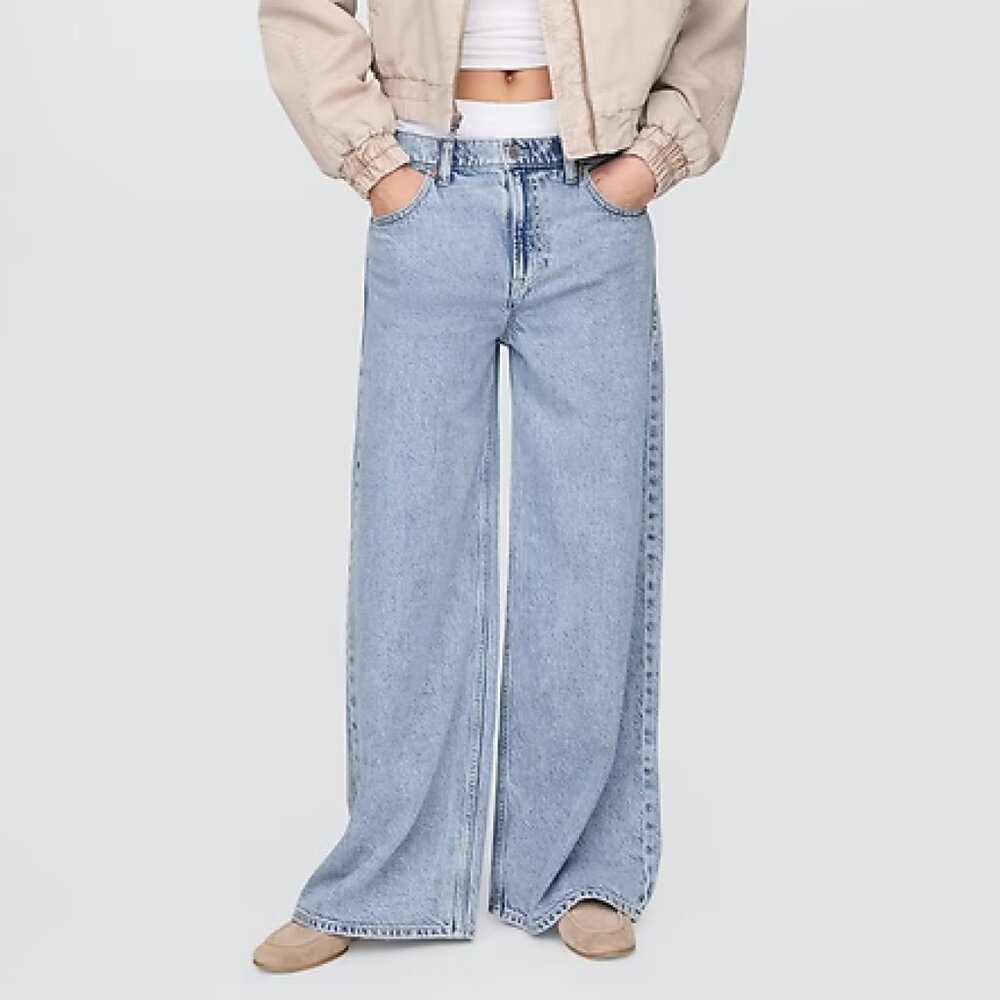 Gap Mid Rise UltraSoft Boxer Baggy Jeans – Medium Wash – NWOT – Sold Out Online